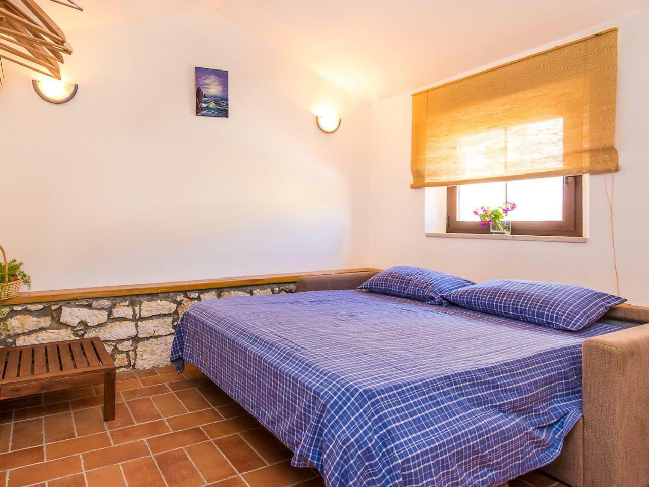 Mauro 2.2 * Pula